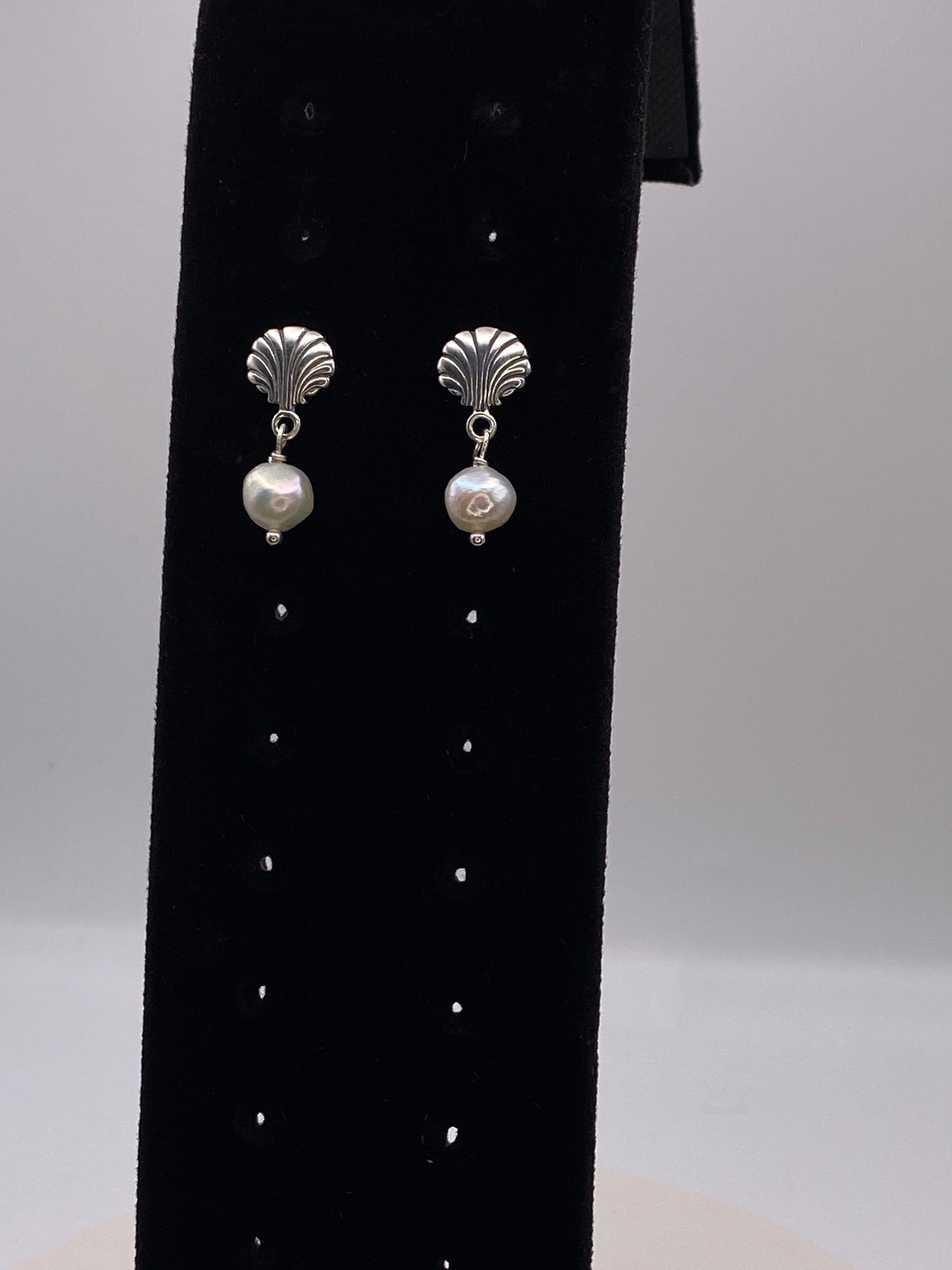 .925 Shell/pearl earrings